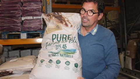 Les productions ont été baptisées « Pure farine de Parcs naturels », les blés provenant du Parc naturel régional de Lorraine, et le moulin étant situé sur le territoire des ballons des Vosges. D. PERONNE